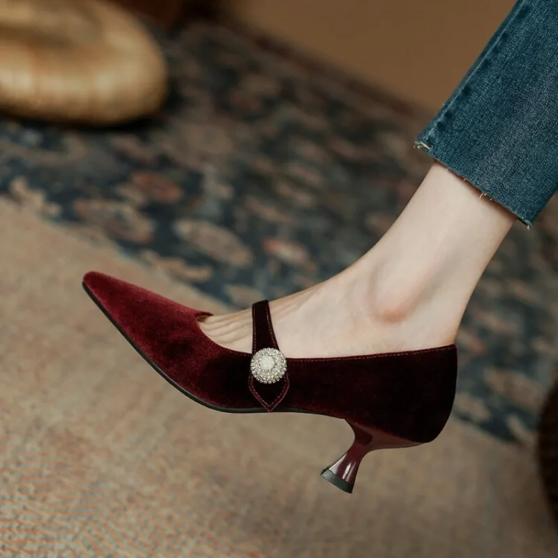 Boots - Weinrote Mary-Jane-Schuhe mit spitzer Zehenpartie für