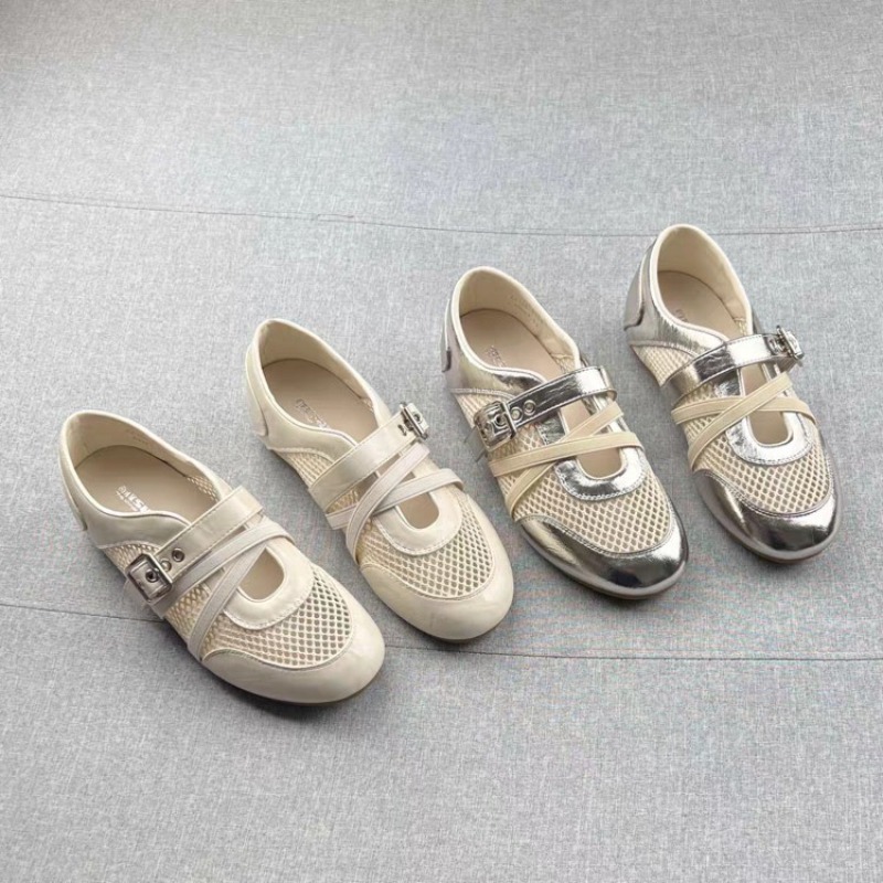 Sneakers - Neue Patchwork-Sneaker mit Hohldesign Frühjahr/Sommer 2026