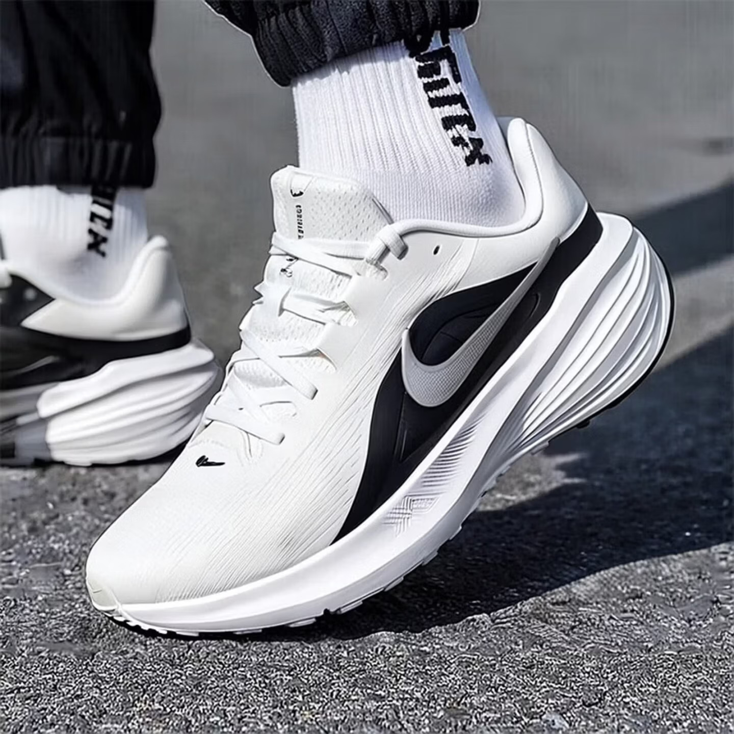 NIKE DOWNSHIFTER 14 Herren-Lau – Lightweight Road Running Shoes Bewertung und Preis